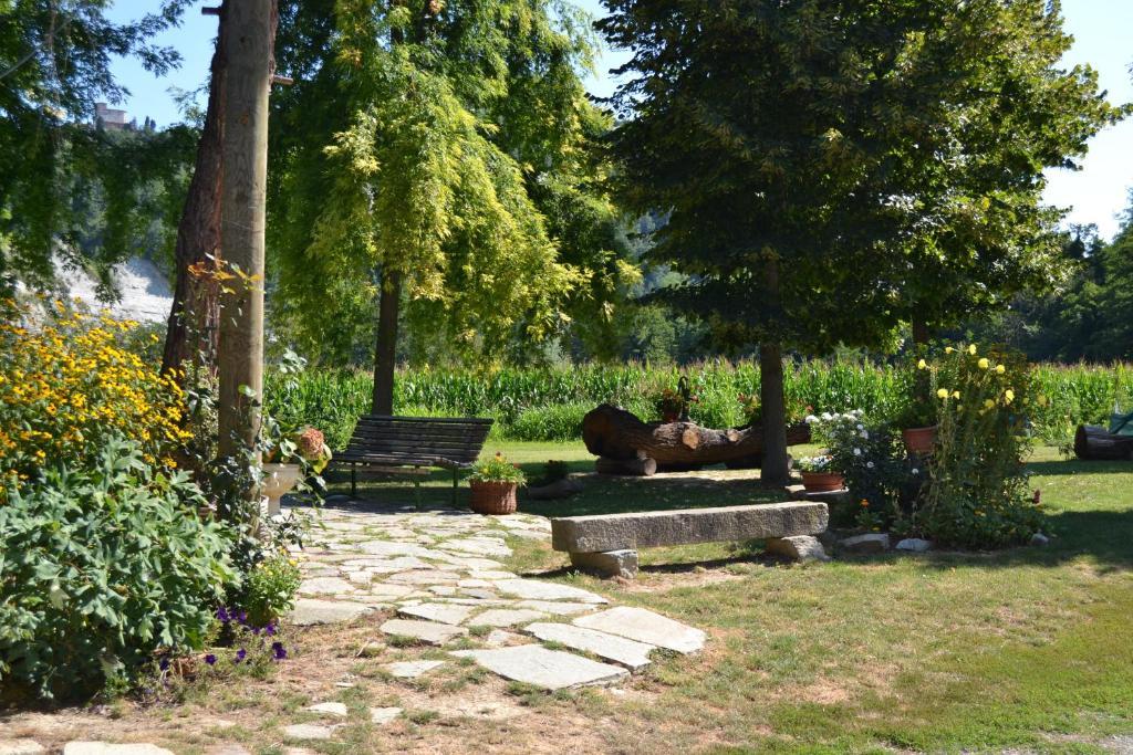 Trattoria Vecchio Mulino Bed & Breakfast Niella Tanaro Exterior photo