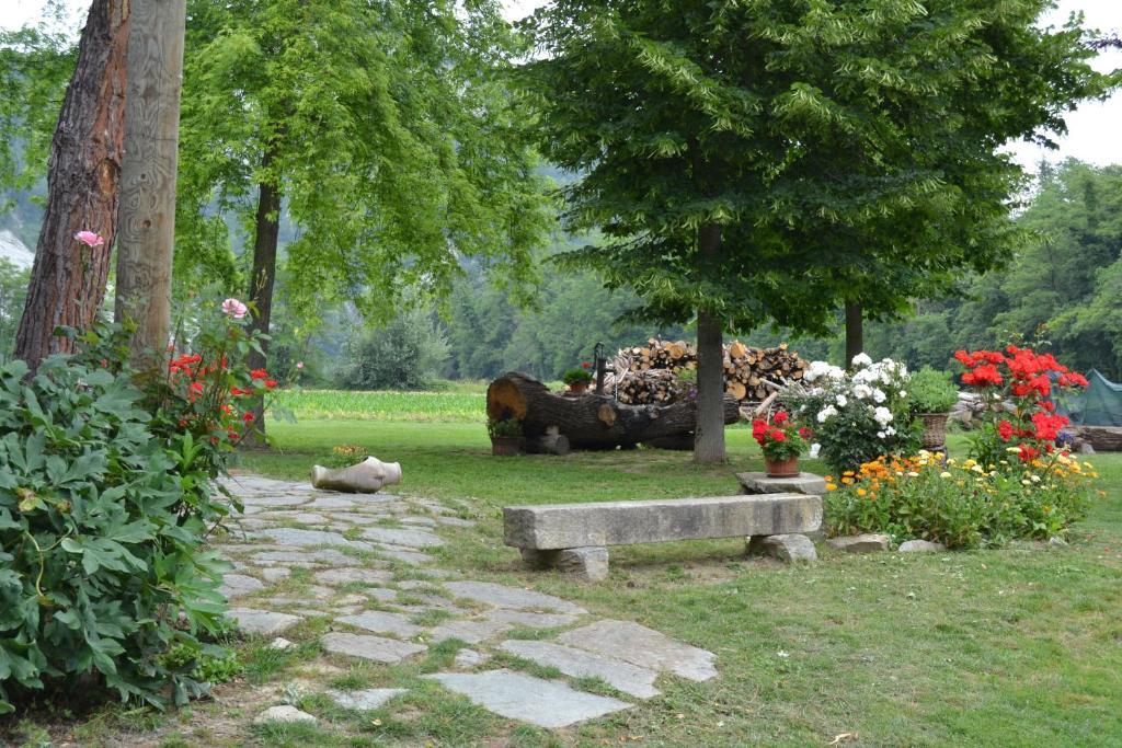 Trattoria Vecchio Mulino Bed & Breakfast Niella Tanaro Exterior photo